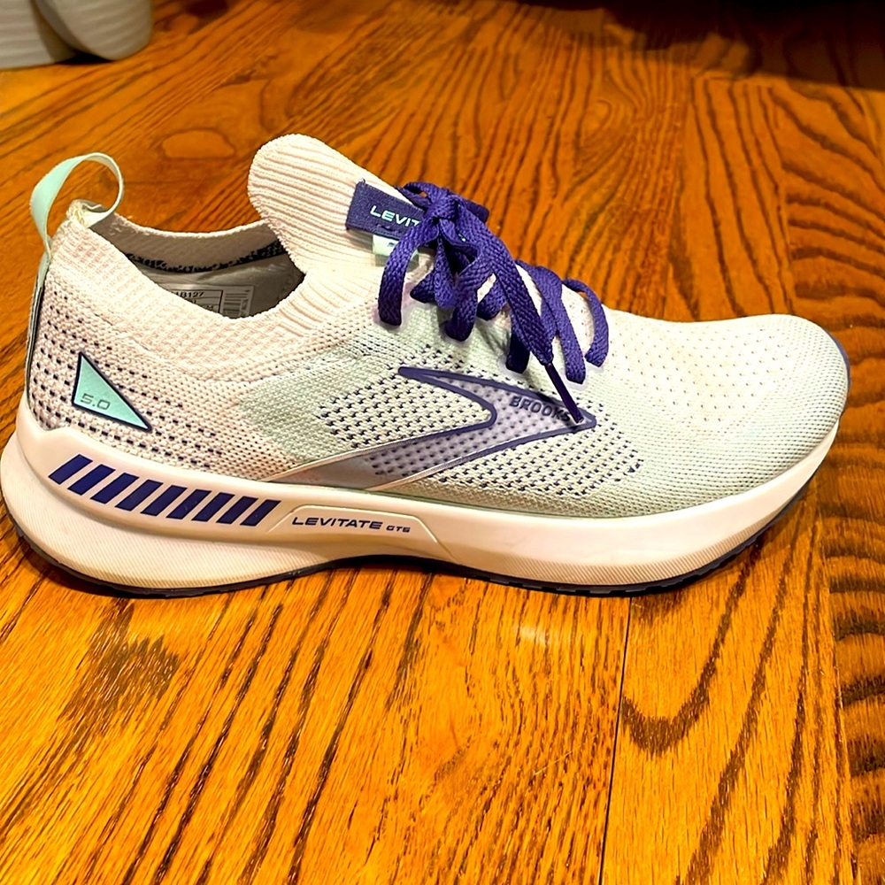 Brooks Levitate StealthFit 5